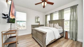 4 bedrooms, iron/ironing board, WiFi (free), bed sheets