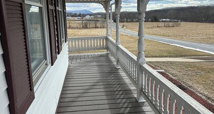 Spacious 5-bedroom house with WiFi, AC in lovely Selinsgrove