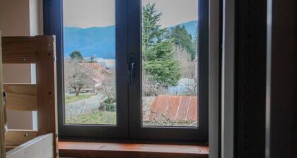 Casa Vacanze in montagna con Vista e Giardino Privato