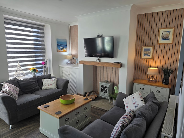 Eden Rose 2-bed Cottage, Sleeps 4 With Hot Tub - 모어캠
