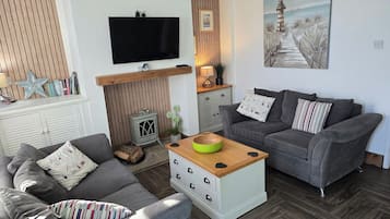 TV, fireplace, stereo