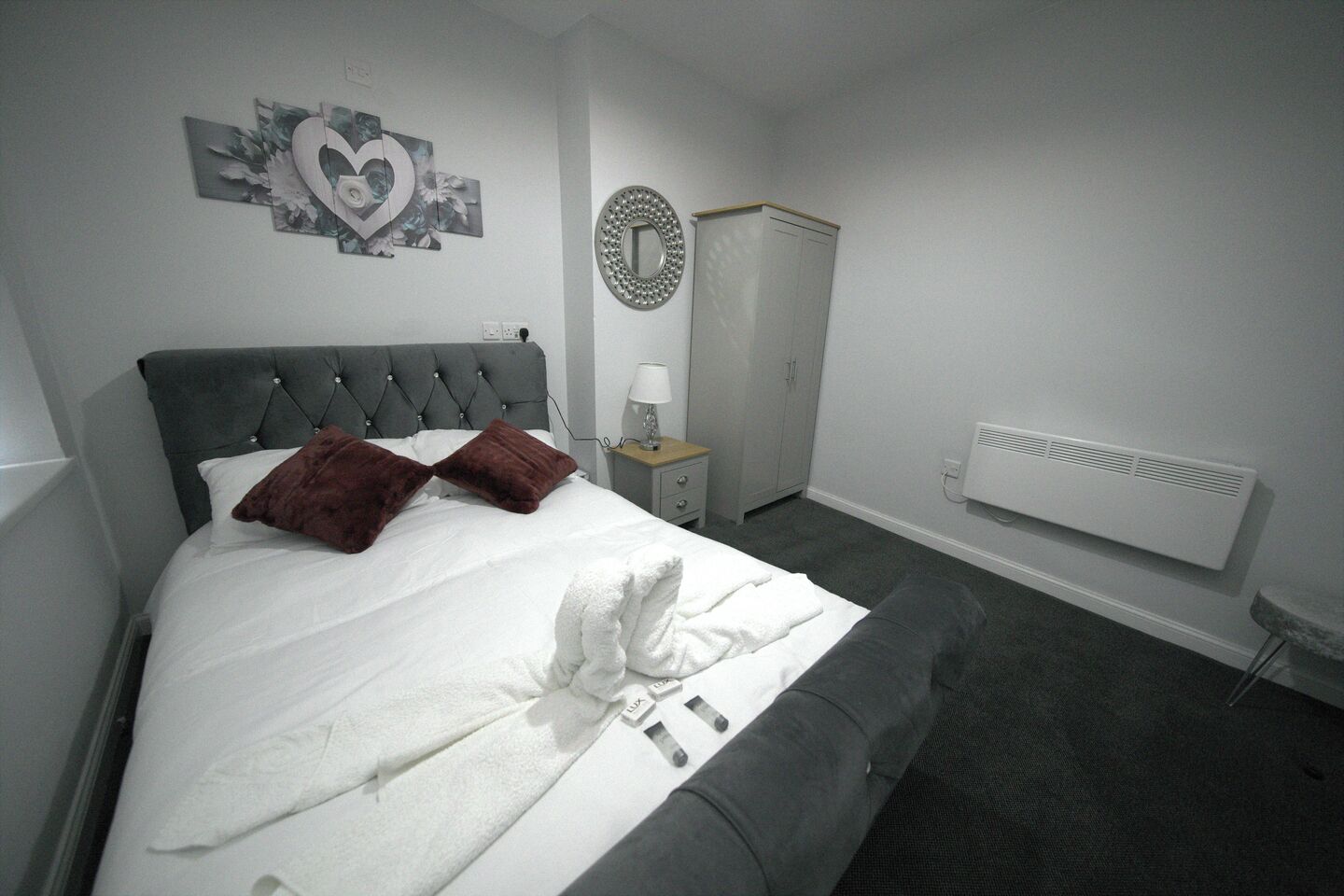 2 bedrooms, iron/ironing board, WiFi, bed sheets