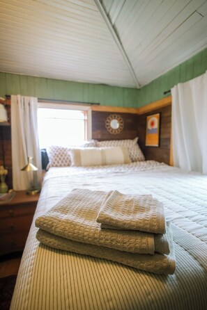 1 habitación, escritorio, wifi gratis y ropa de cama 