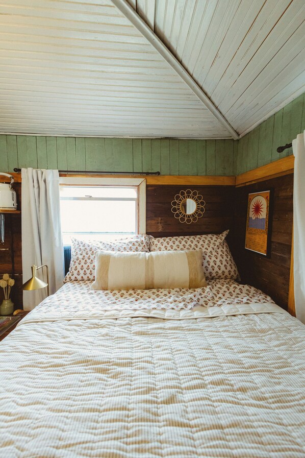 1 chambre, bureau, Wi-Fi gratuit, draps fournis