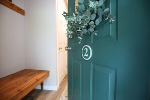 Interior - Pet Friendly in Forest Ridge Lincoln, next door to Rec center with pool (FR166-2L) (Lincoln)