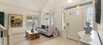 Luxury 3 BD/3BA house in charming Boise with WiFi, AC, Bikes, Com. Pool