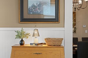 Interior - Historic 3-bedroom Farmhouse in Sumrall (Sumrall)