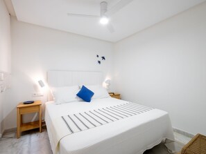 2 Schlafzimmer, Schreibtisch, Bügeleisen/Bügelbrett, WLAN