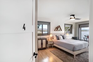 7 bedrooms, WiFi, bed sheets