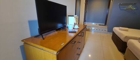 Quarto triplo luxo | Wi-Fi de cortesia, roupa de cama