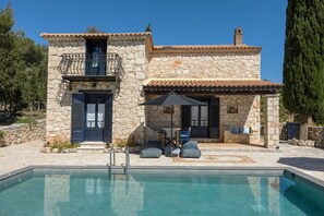 Pool - Villa Nephos - Beautiful sea views (Koiliomenos)