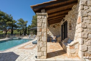 Pool - Villa Nephos - Beautiful sea views (Koiliomenos)