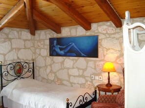 3 chambres, fer et planche à repasser, Wi-Fi, draps fournis