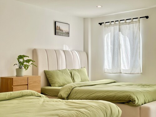 Full townhouse 2BRs at Dalat center with full kitchen for family/group