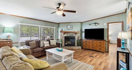 Coastal Retreat: Home in Orange Beach Near Beach's & Pool!