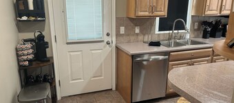Keyless Entry, 3 BR 2 BA, 5 total 
Beds, Family Friendly