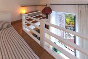 Iron/ironing board, internet, bed sheets - Domus Caroli in Vaticano - Apartment with terrace (Roma)