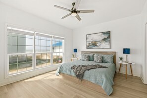 5 bedrooms, iron/ironing board, WiFi, bed sheets