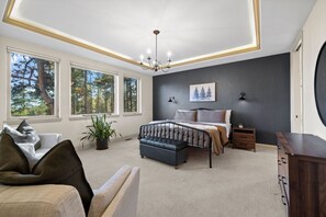 7 bedrooms, desk, iron/ironing board, travel cot