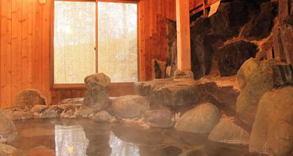 A secluded fantastical openair hot spring surrou / Minamitsuru-gun Yamanashi