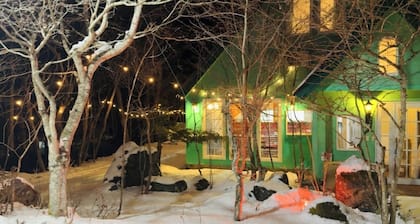 A secluded fantastical openair hot spring surrou / Minamitsuru-gun Yamanashi