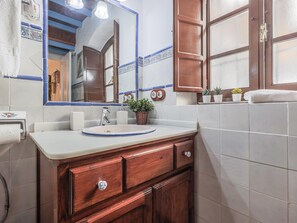 تجهيزات دش، مجففات شعر، مناشف