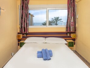 2 slaapkamers, een strijkplank/strijkijzer