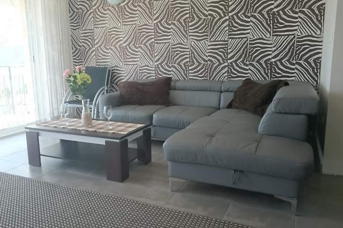 Luxury Penthouse, 2 Bedrooms, Sea View, Executive Level | Peralatan tempat tidur premium, peti besi dalam bilik, Wi-fi percuma