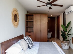 2 bedrooms, in-room safe, iron/ironing board, free WiFi