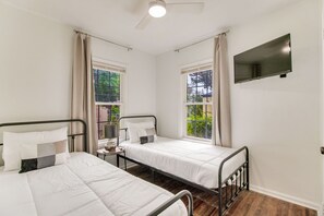 2 dormitorios, tabla de planchar con plancha, wifi gratis y ropa de cama