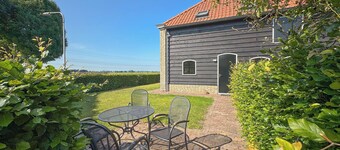 Apartment near Biesbosch with a garden