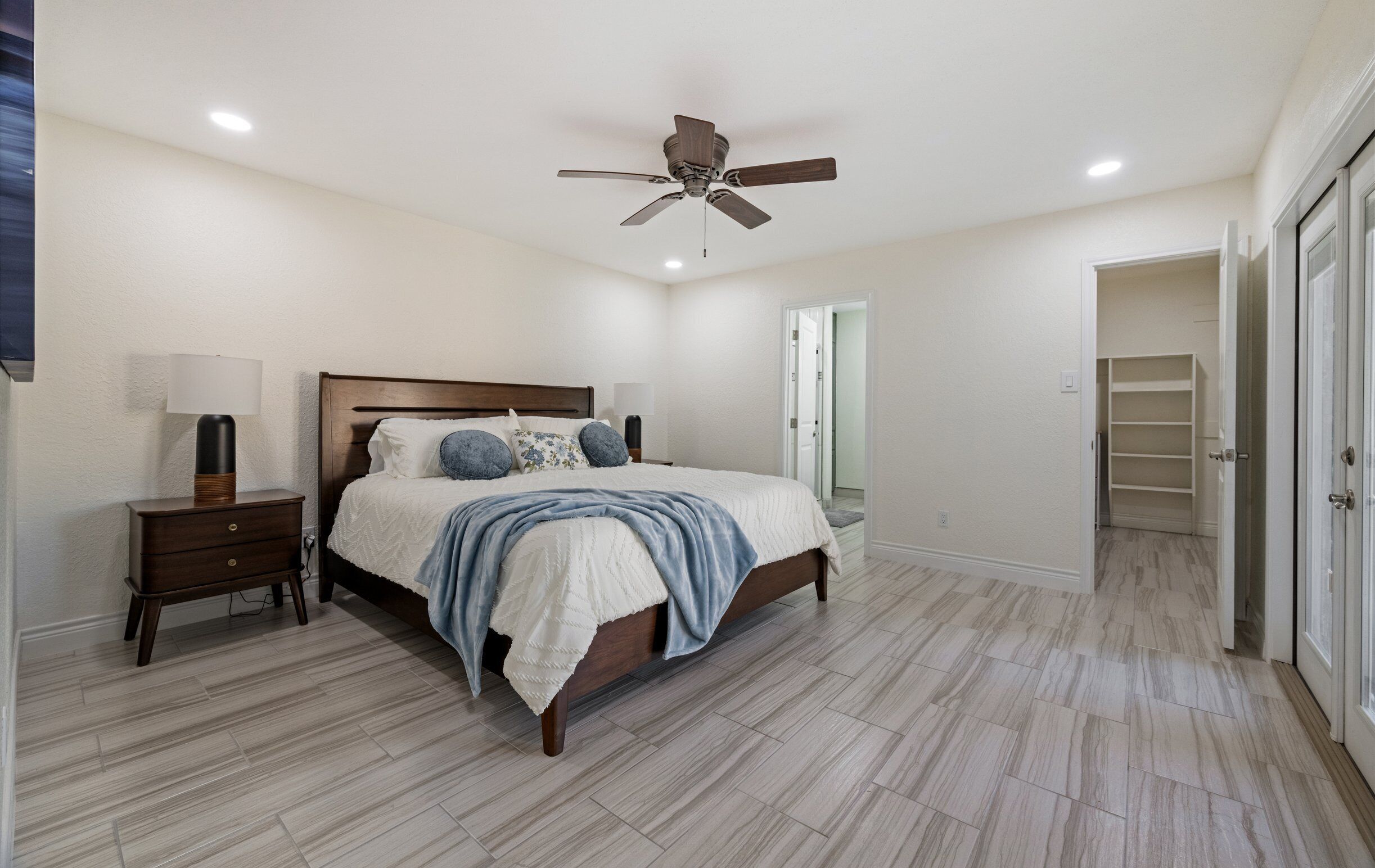 3 habitaciones, escritorio, wifi gratis y ropa de cama 