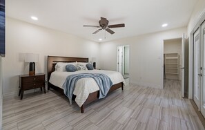 3 bedrooms, desk, free WiFi, bed sheets