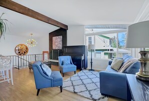 TV connectée, cheminée, jeux vidéo, espaces bureaux