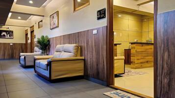 Premium Room | Living area | TV