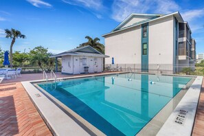 Unclassified image, 3 of 50, button