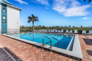 Unclassified image, 5 of 50, button