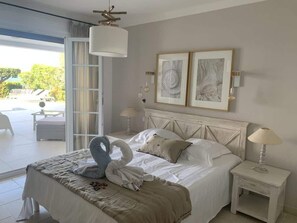 3 bedrooms, iron/ironing board, free WiFi - Rez de villa piscine vue mer (Roquebrune-sur-Argens)