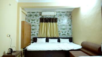 Family Room, City View