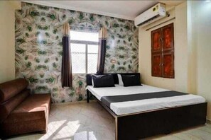Deluxe Room, City View - Hotel Soni Plaza (Asnawar)