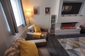 House, 3 Bedrooms | Living room