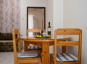 Apartment (One Bedroom Apartment (Maslina)) | Living room | 32-inch flat-screen TV with satellite channels - Vodice Apartments AS Adria (Vodice)