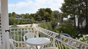 Apartment (One Bedroom Apartment 4) | Balcony