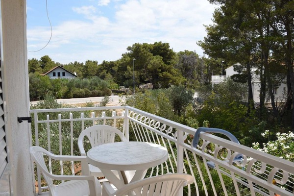 Apartment (One Bedroom Apartment 4) | Balcony