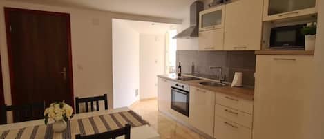 Apartment (Apartment with One Bathroom) | Private kitchen
