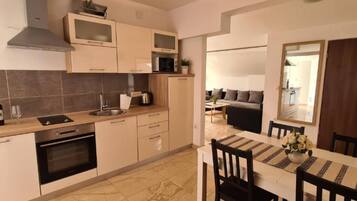 Departamento (Apartment with One Bathroom) | Cocina privada | Refrigerador