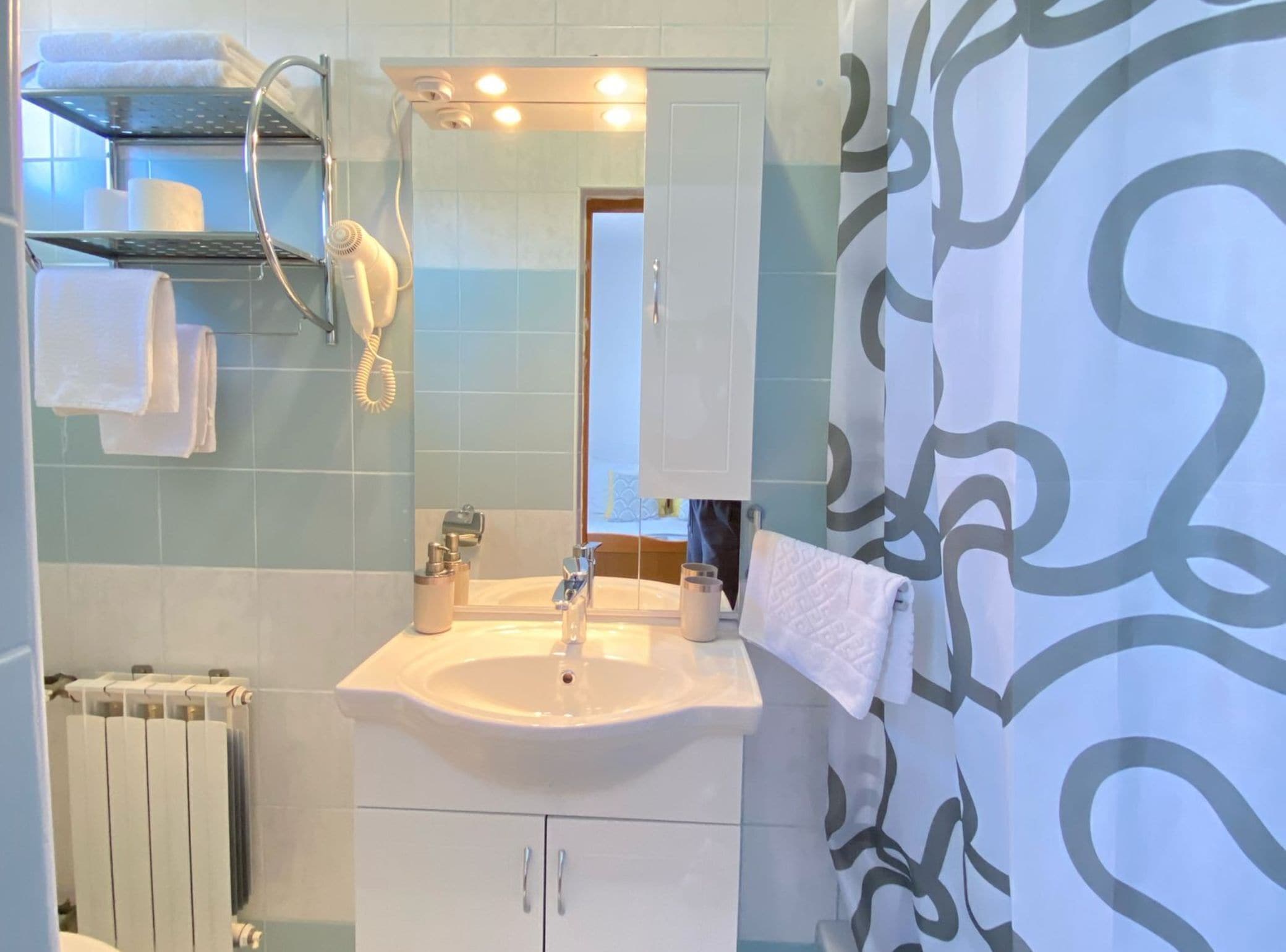 Douche, serviettes fournies