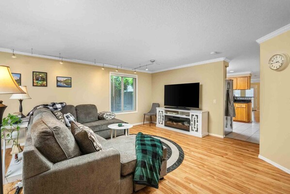 Unclassified image, 1 of 32, button