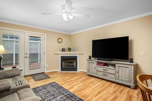 Unclassified image, 3 of 32, button