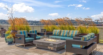 Charming Condo in Ballard